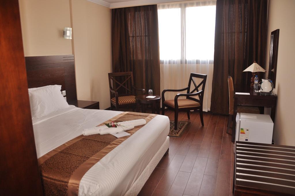 Central Hotel Tana Antananarivo Room photo